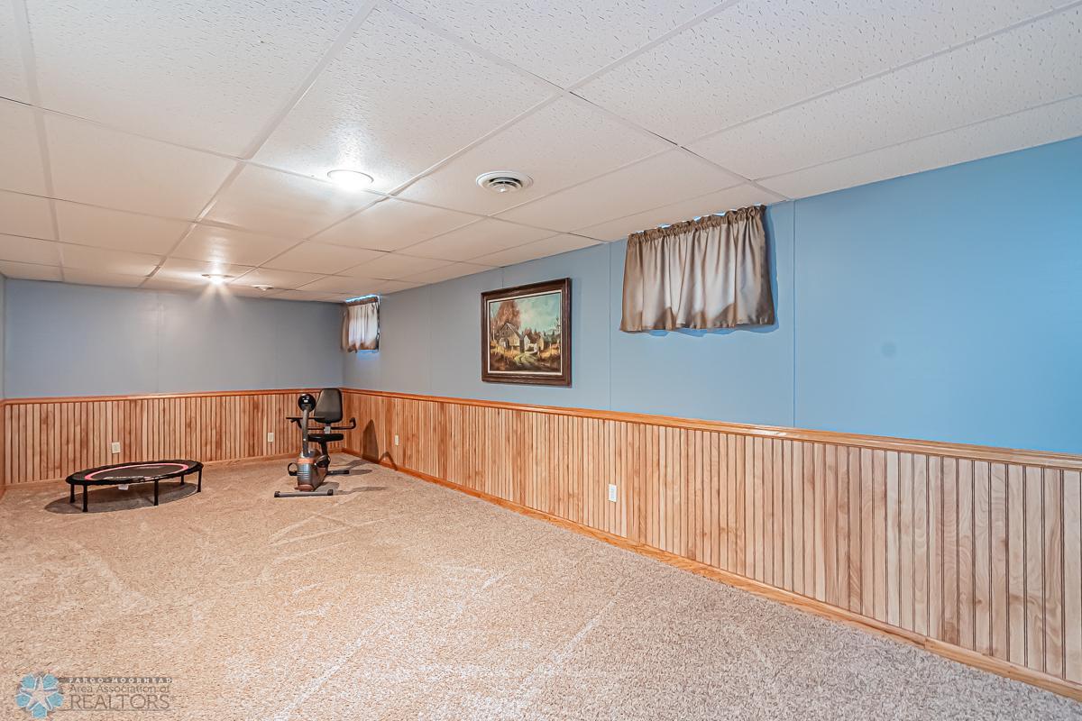 2302 19 1_2 St S, Moorhead, MN 56560-03.jpg