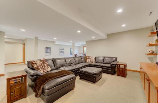 956 Hunters Point Lane SW, Rochester, MN 55902