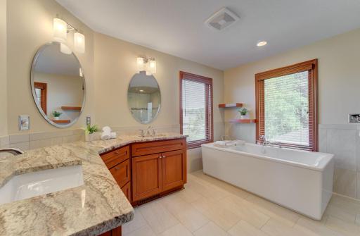 956 Hunters Point Lane SW, Rochester, MN 55902