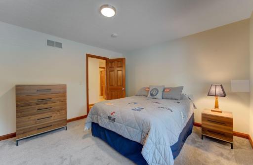 956 Hunters Point Lane SW, Rochester, MN 55902