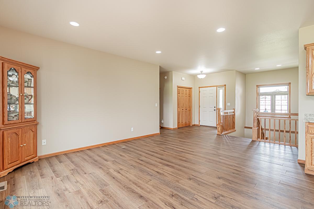 3602 22nd Ave S, Moorhead, MN 56560-10.jpg