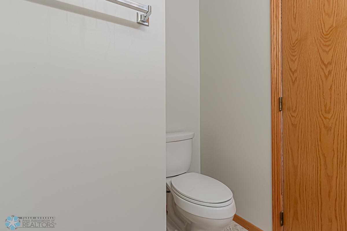 3115 37 1_2 Ave S, Fargo, ND-18.jpg