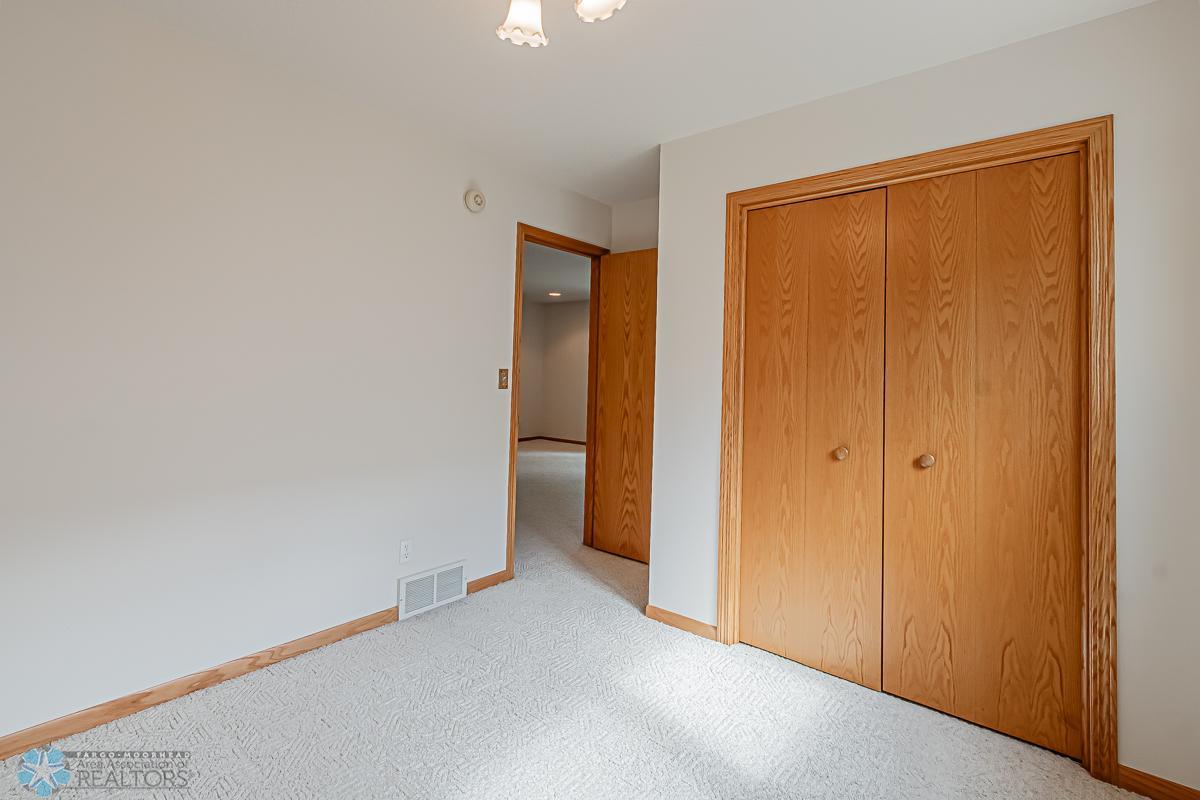 3115 37 1_2 Ave S, Fargo, ND-25.jpg