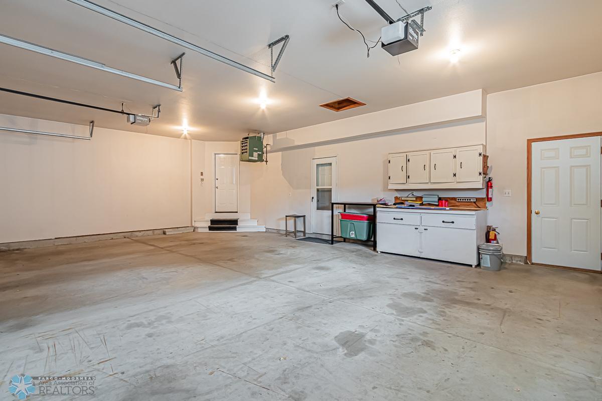 3115 37 1_2 Ave S, Fargo, ND-34.jpg