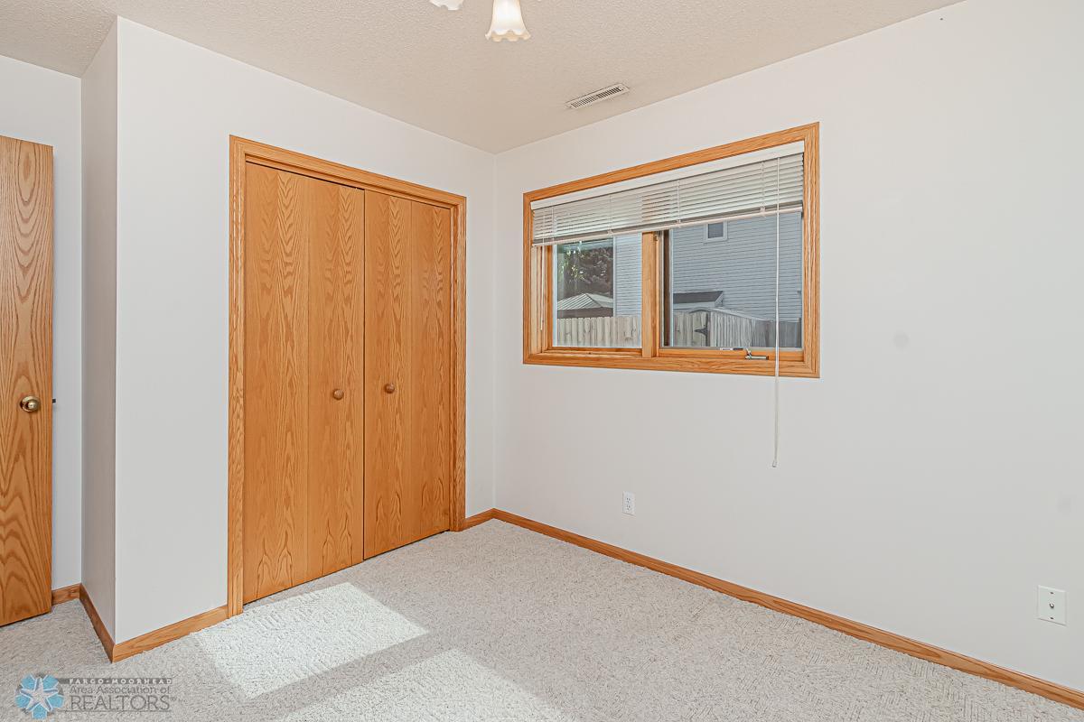3115 37 1_2 Ave S, Fargo, ND-24.jpg