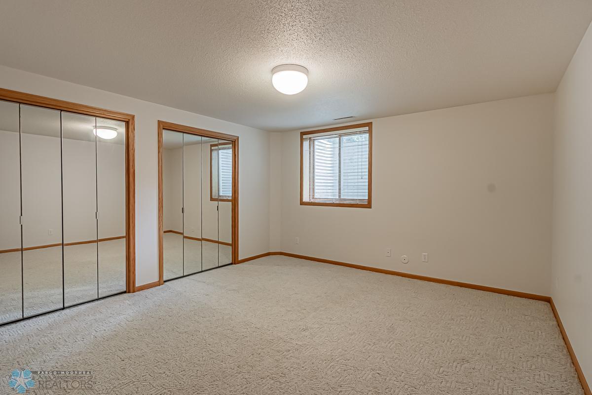 3115 37 1_2 Ave S, Fargo, ND-27.jpg