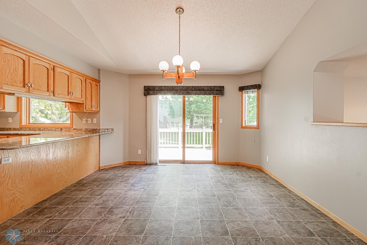 3115 37 1_2 Ave S, Fargo, ND-05.jpg