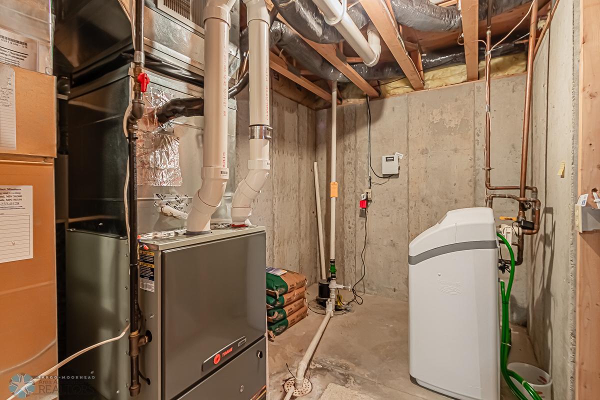 3115 37 1_2 Ave S, Fargo, ND-31.jpg
