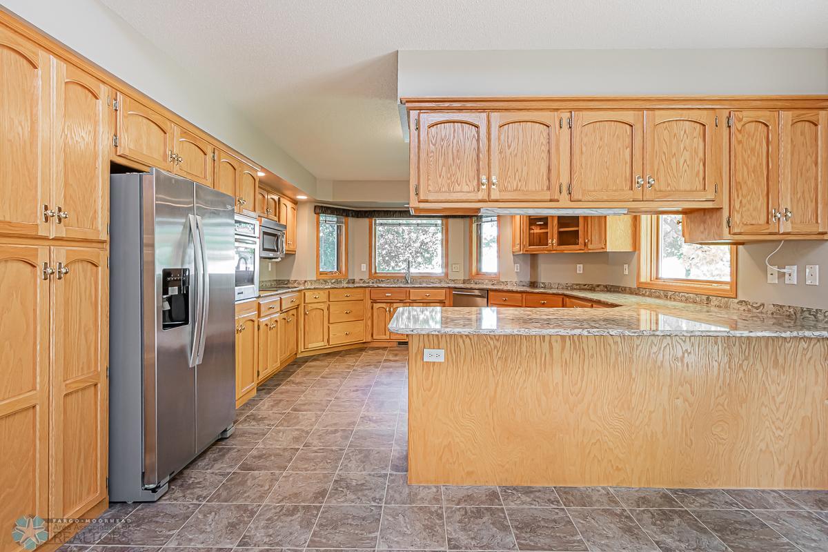 3115 37 1_2 Ave S, Fargo, ND-07.jpg