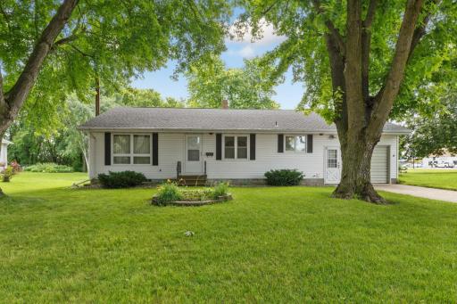 12 4th Street NE, Fairfax, MN 55332