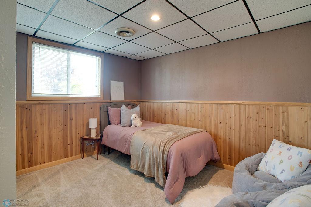Lower level bed 4