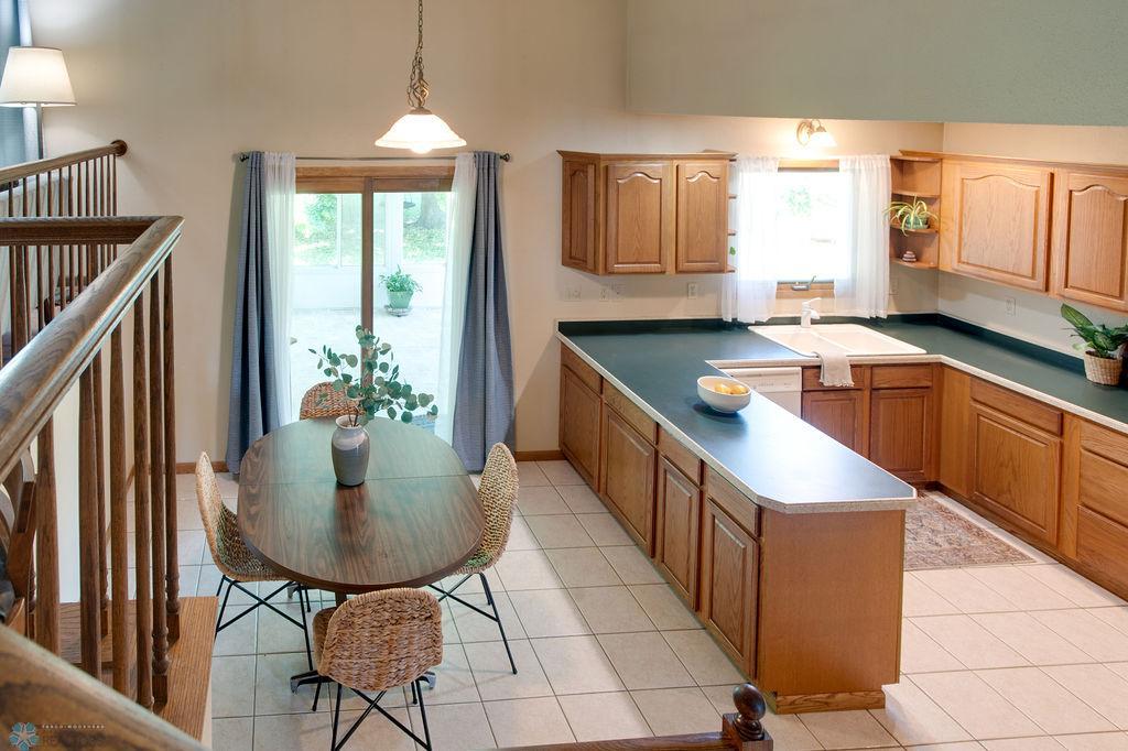 3719_RIVER_DR_STAGED-30.jpg