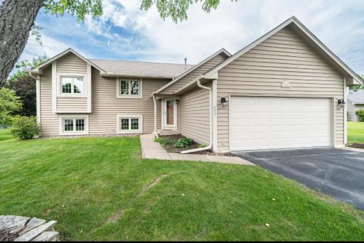 593 Middle Lane, Saint Paul, MN 55123