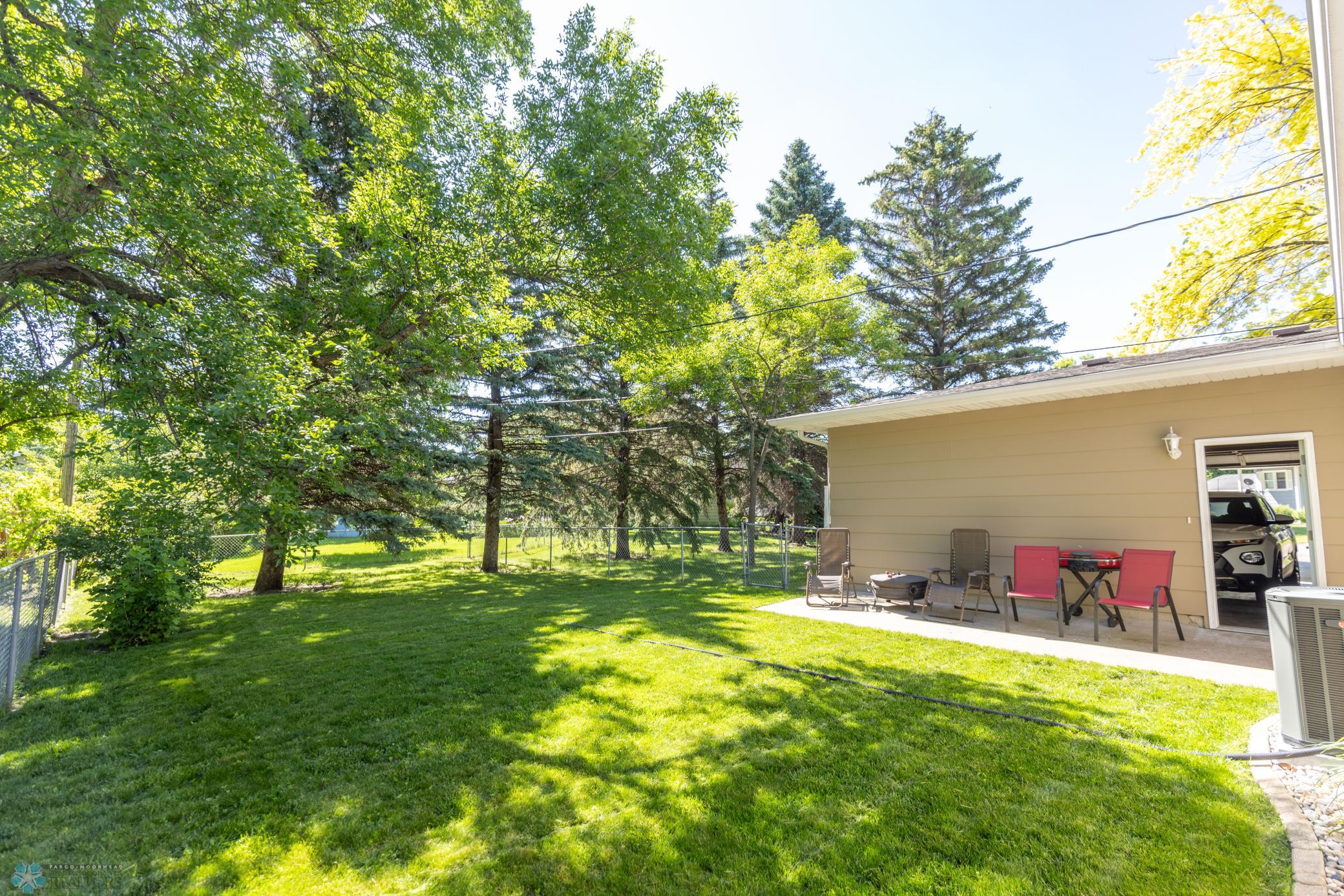 426 Oakway Moorhead-1.jpg