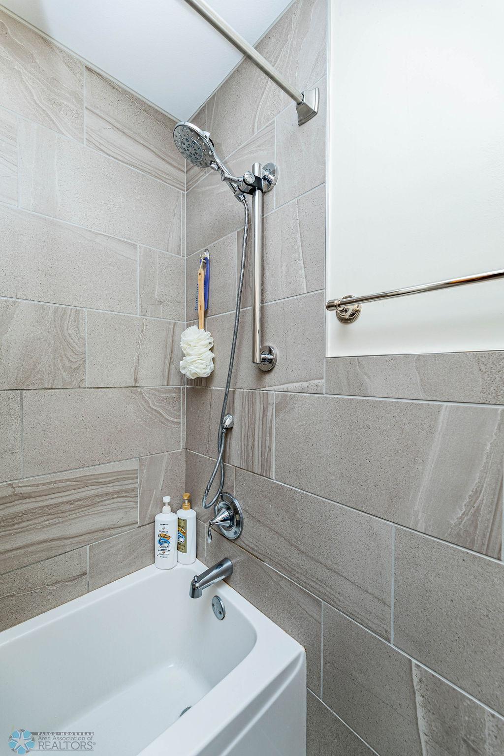 Bathroom with Ceramic Tile