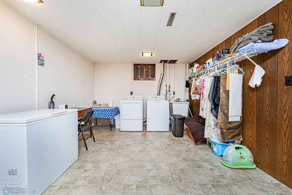 Finished Laundry Room