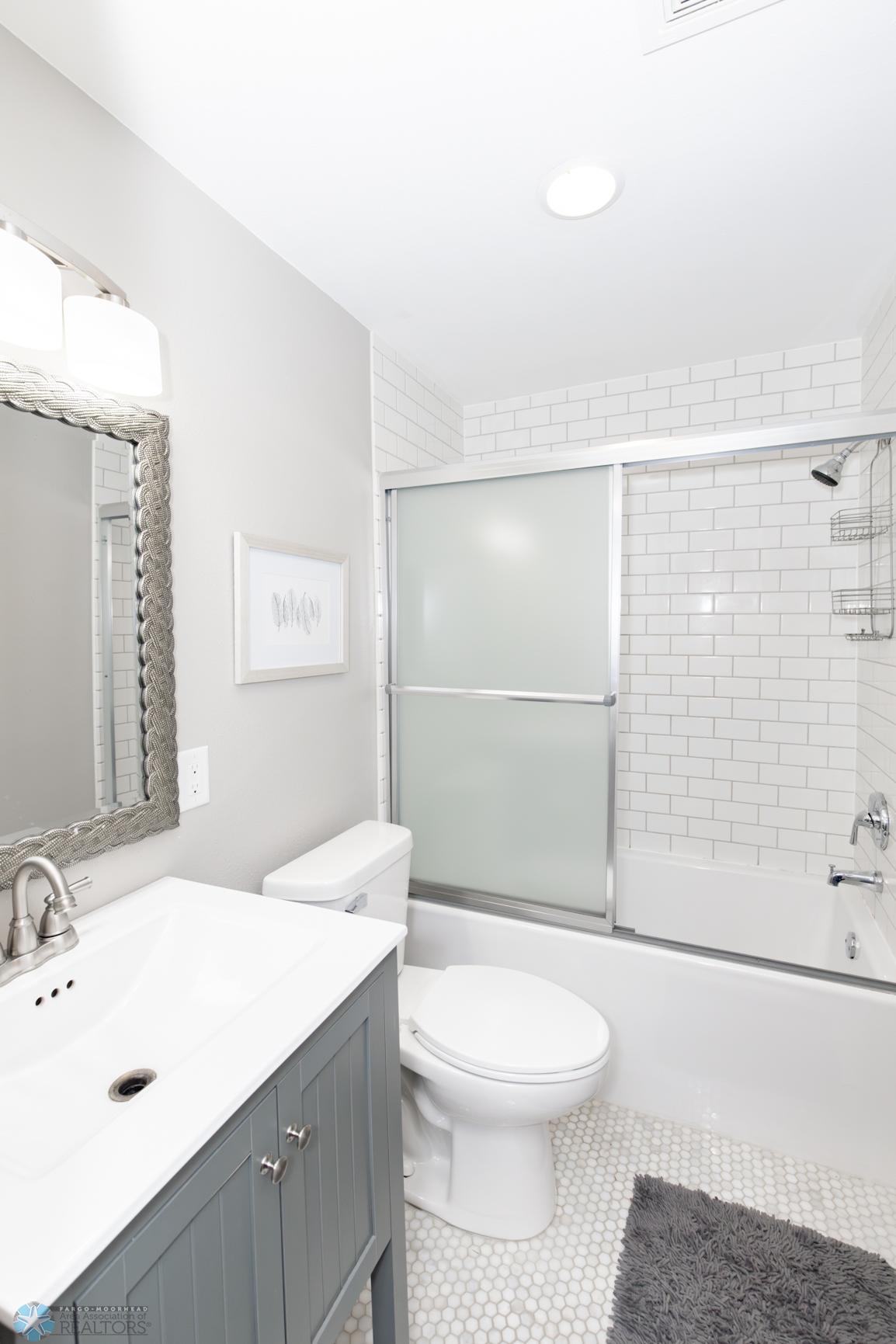 Bathroom 4 - Full