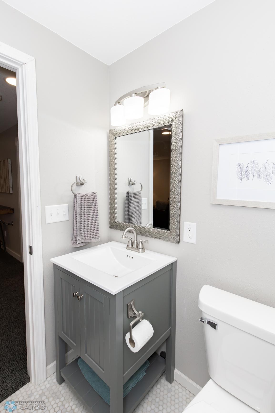 Bathroom 4 - Full