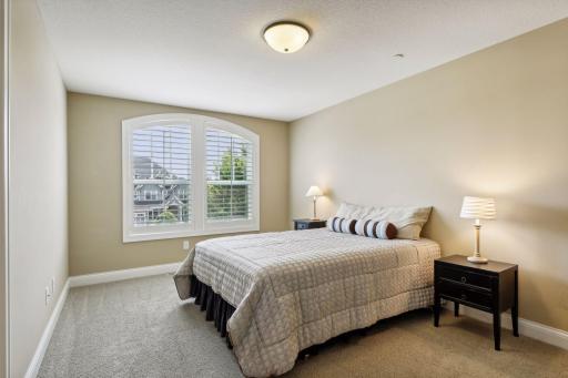 15 Monarch Lane, North Oaks, MN 55127
