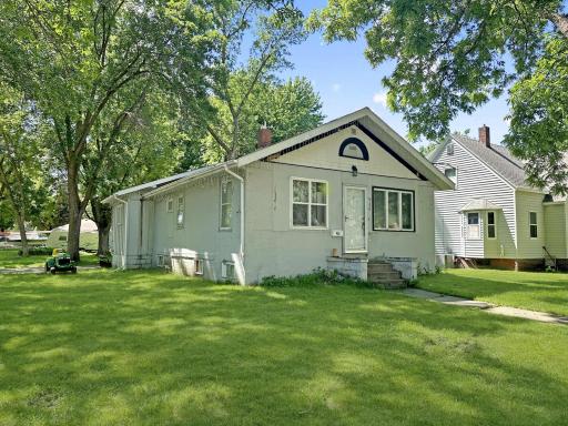 926 6th Street SW, Willmar, MN 56201
