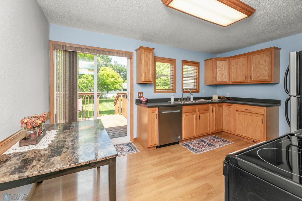 Kitchen access to deck