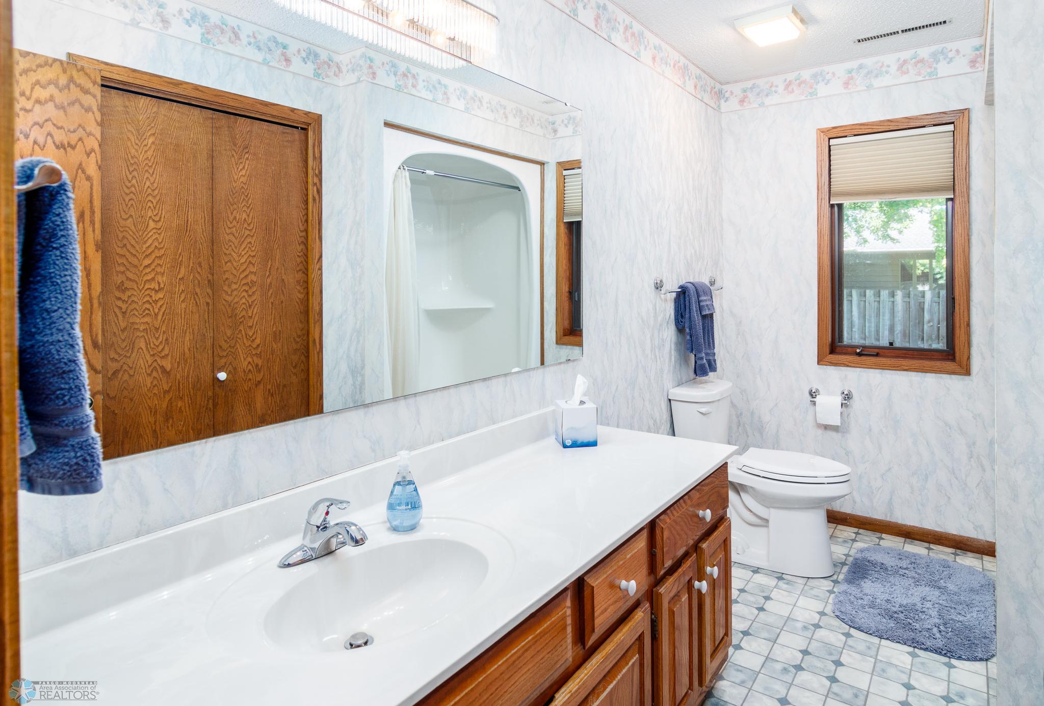 2nd bathroom