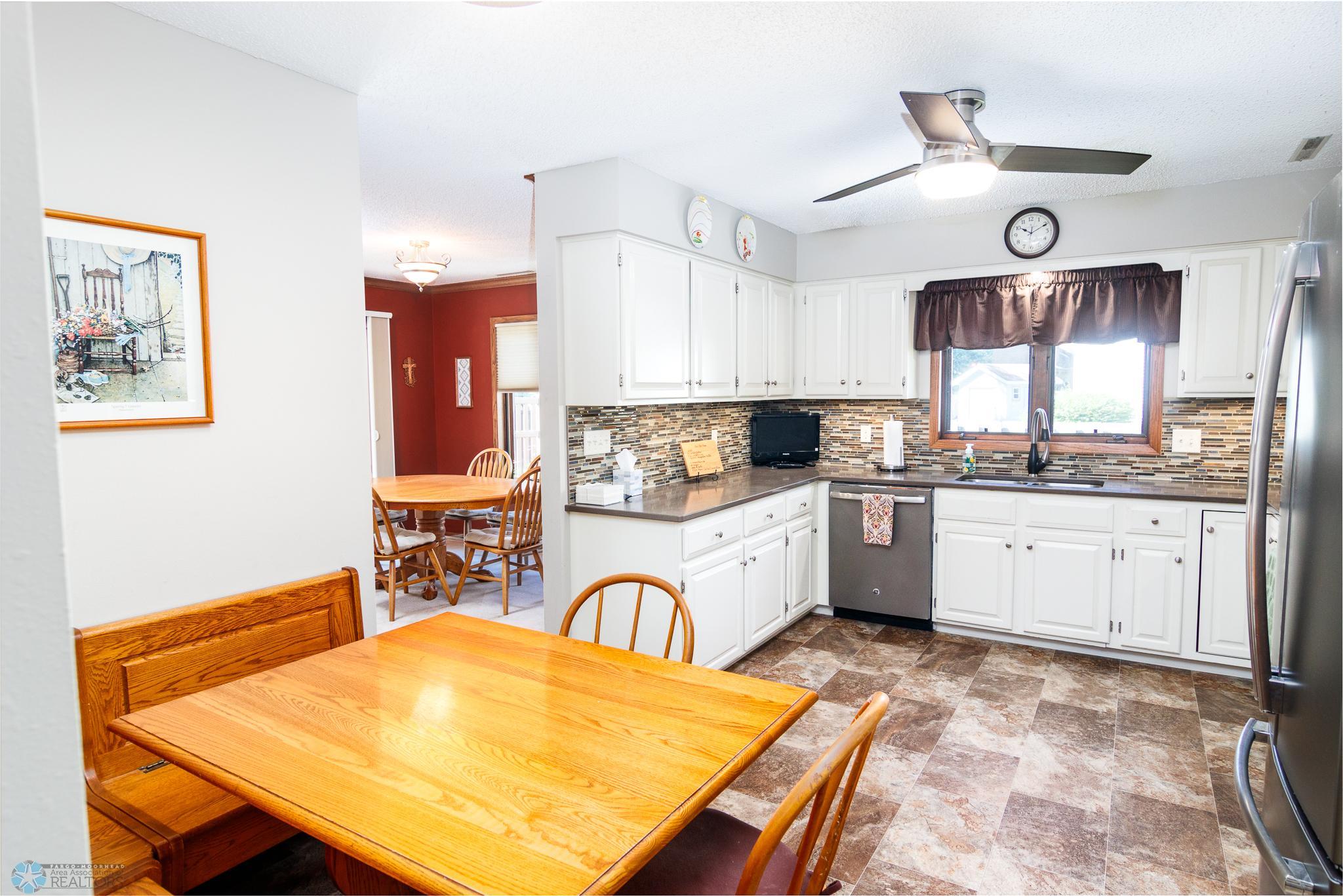 eat in kitchen