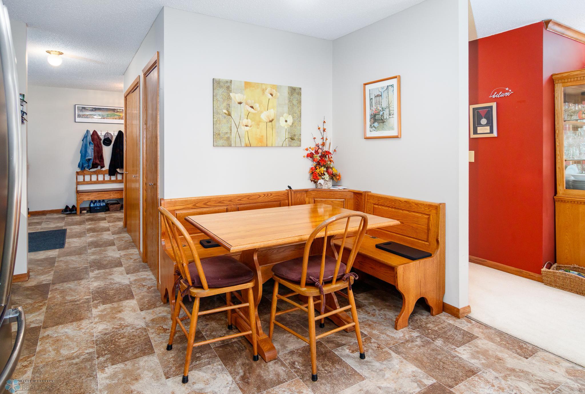 eat in kitchen