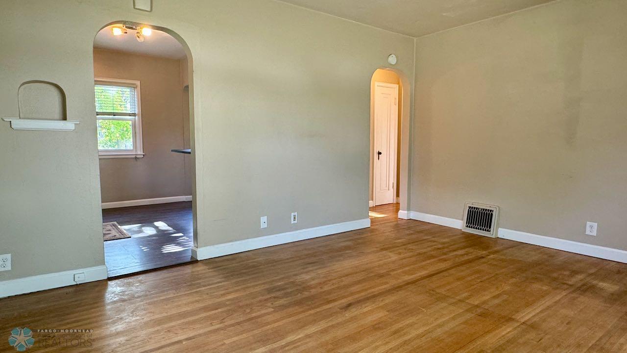 (11) Living Room.jpeg