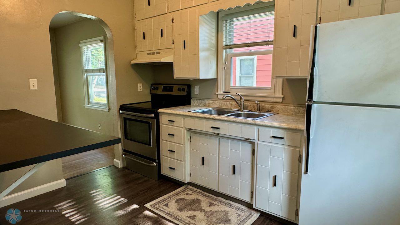 (7) Kitchen.jpeg