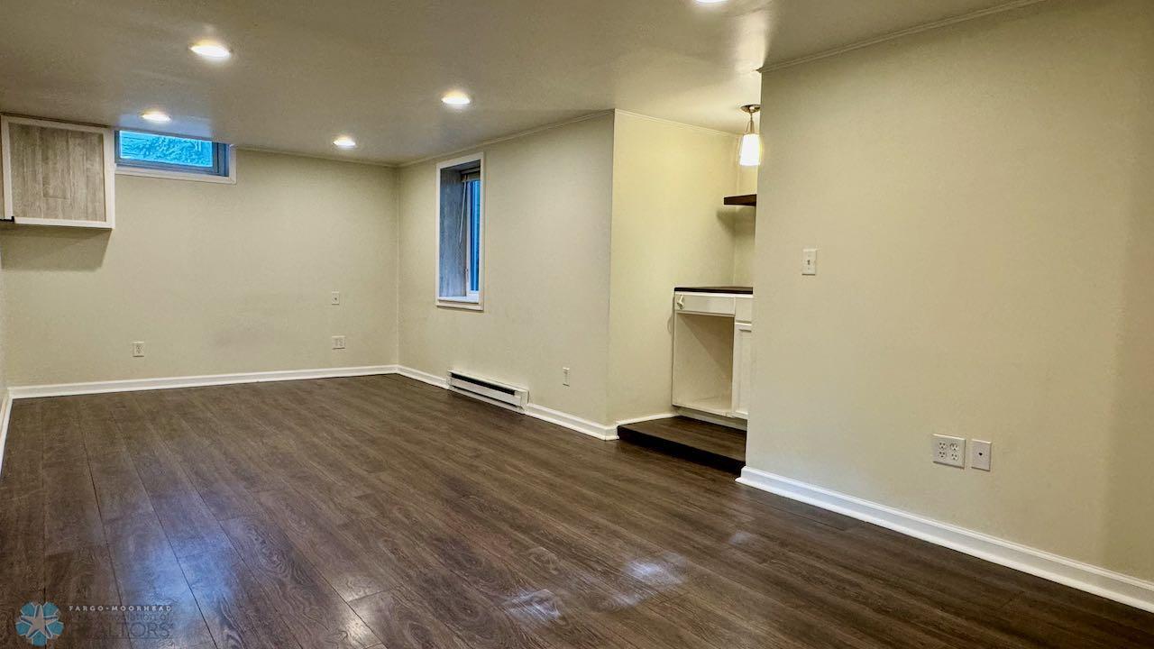 (22) Family Room.jpeg