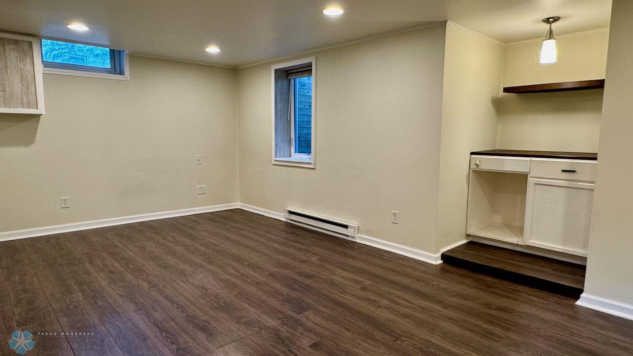 (23) Family Room.jpeg