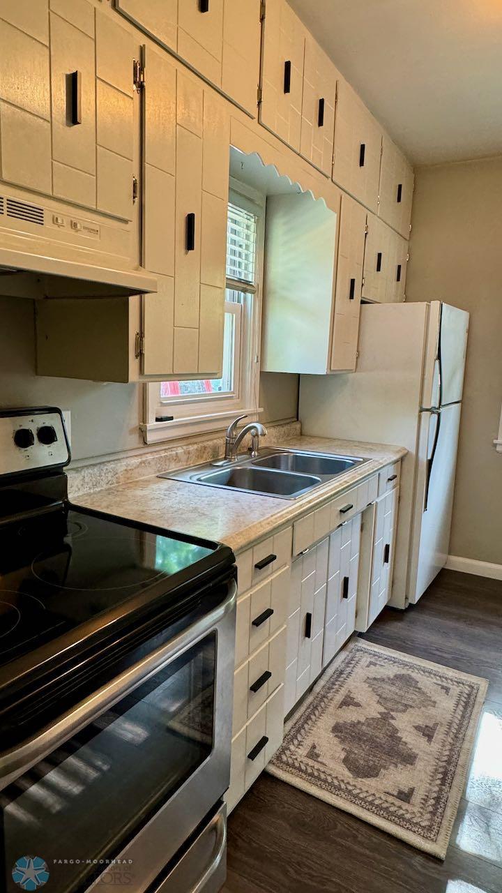 (8) Kitchen.jpeg