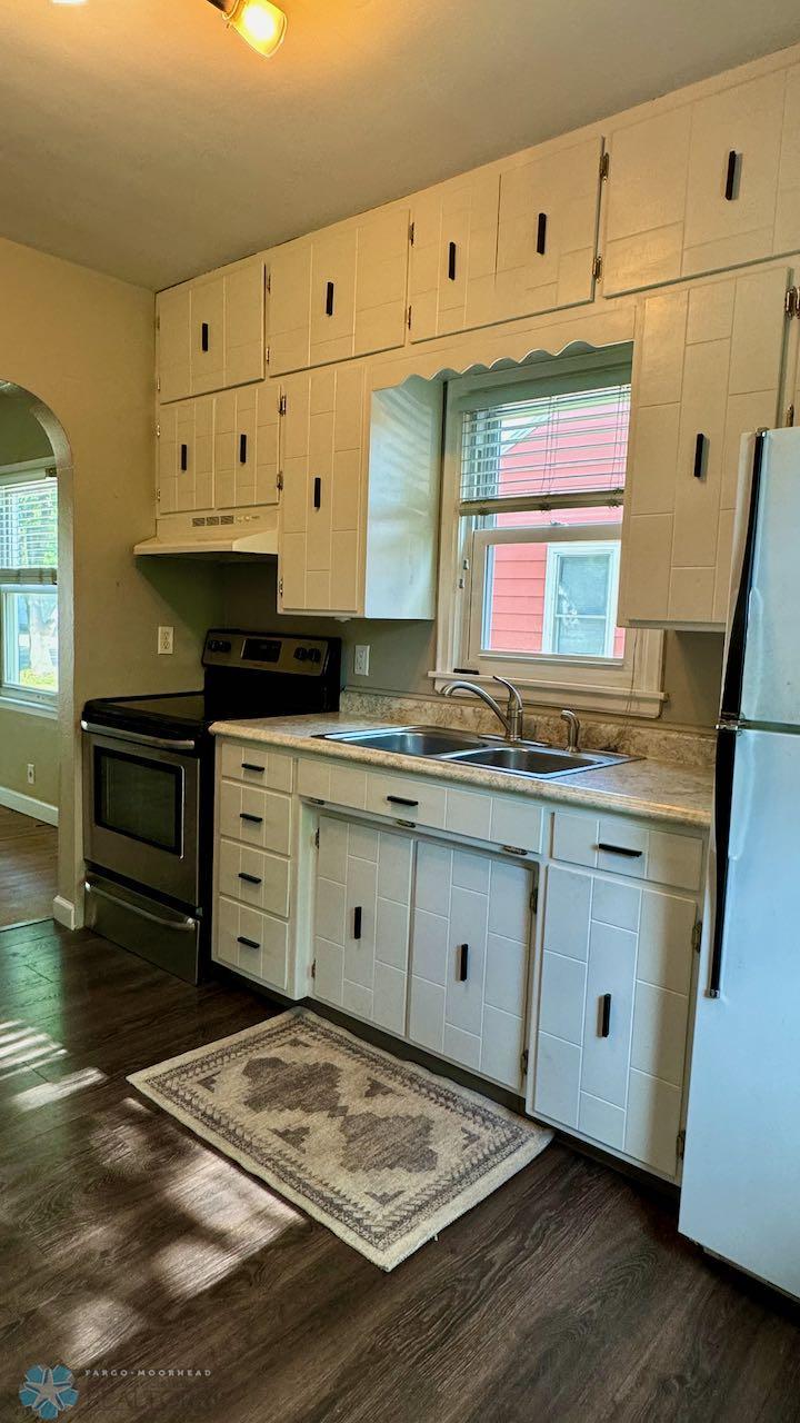 (9) Kitchen.jpeg