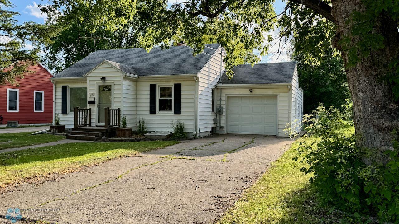 (3) Front of Home.jpeg