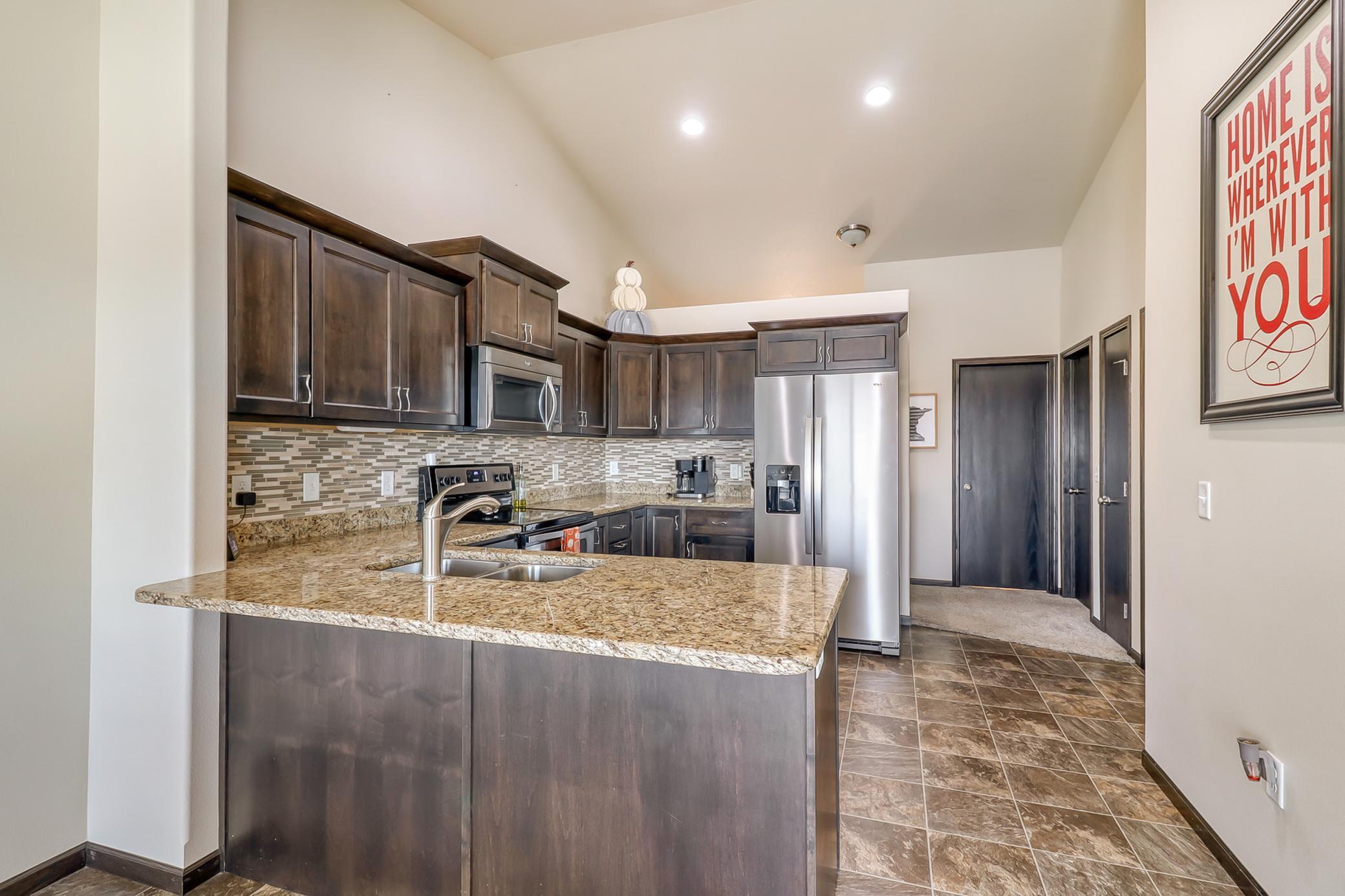 Kitchen1_2.jpg