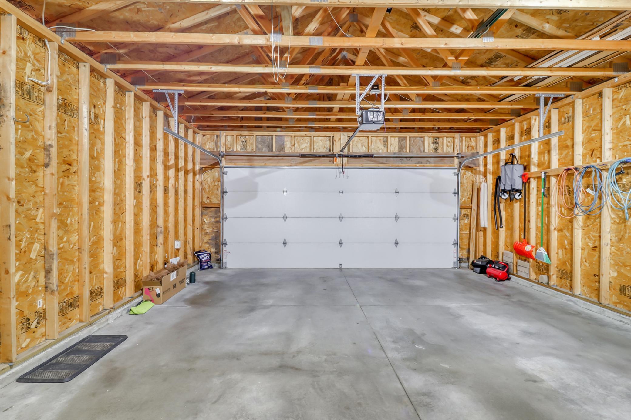 Garage1_1.jpg