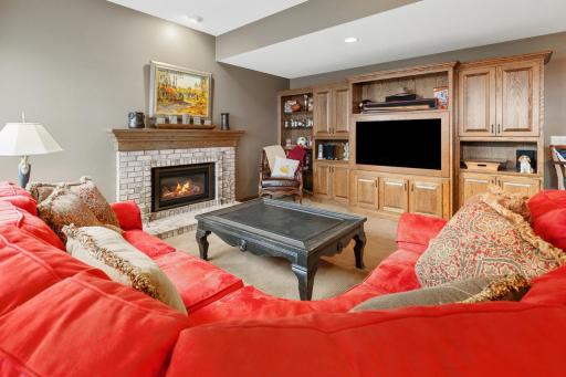 18887 Magenta Bay, Eden Prairie, MN 55347