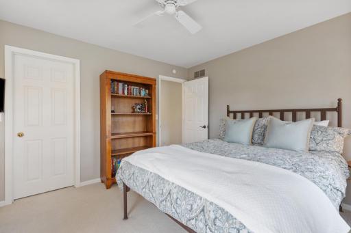 18887 Magenta Bay, Eden Prairie, MN 55347