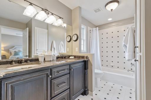 18887 Magenta Bay, Eden Prairie, MN 55347