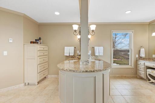18887 Magenta Bay, Eden Prairie, MN 55347
