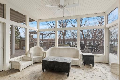 18887 Magenta Bay, Eden Prairie, MN 55347