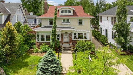 Lake style living at its finest located in Linden Hills!