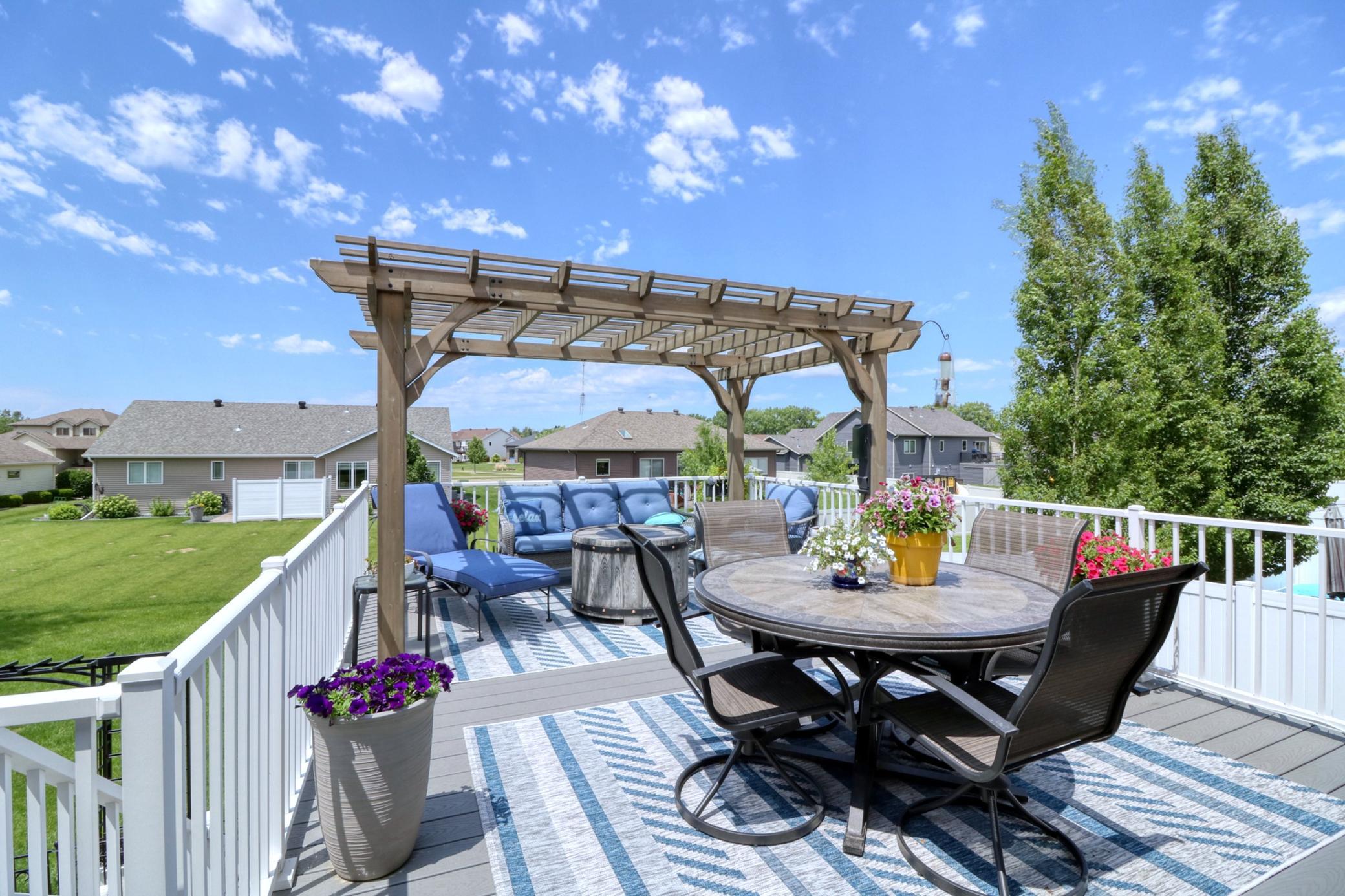 Backyard_deck