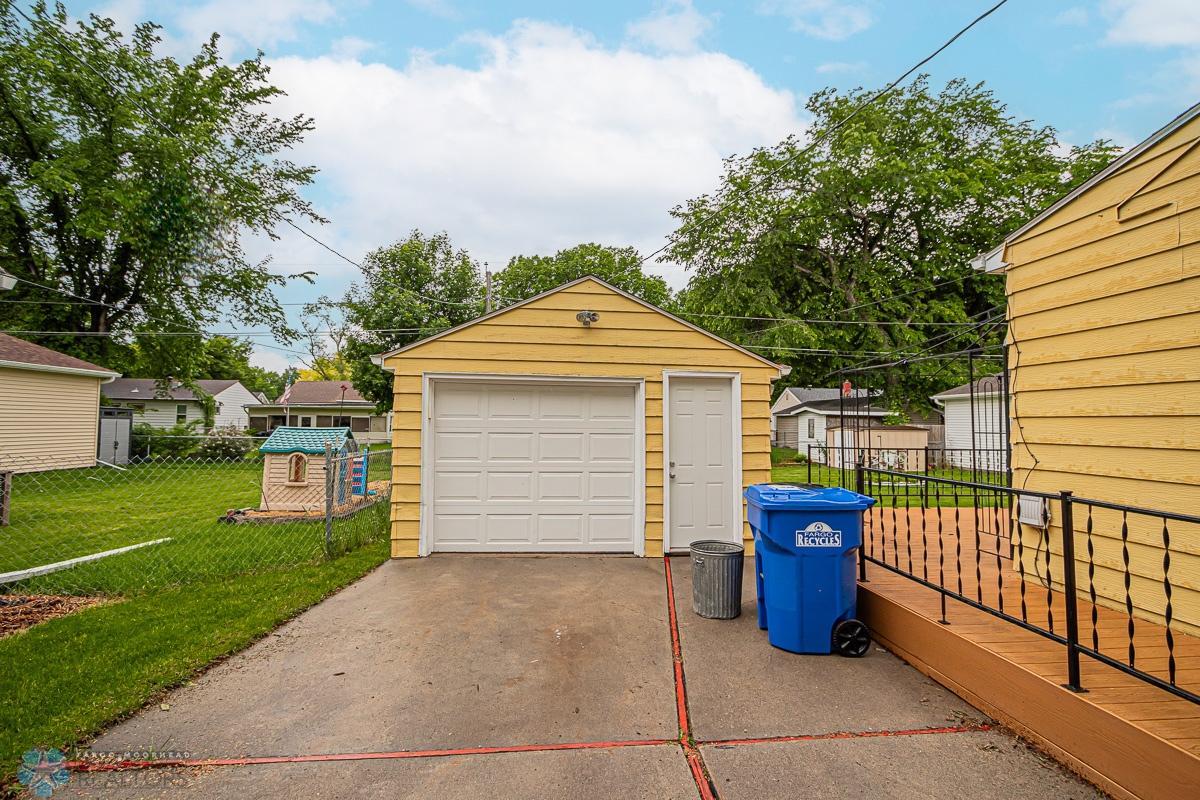 Single Garage with attached Shop area!