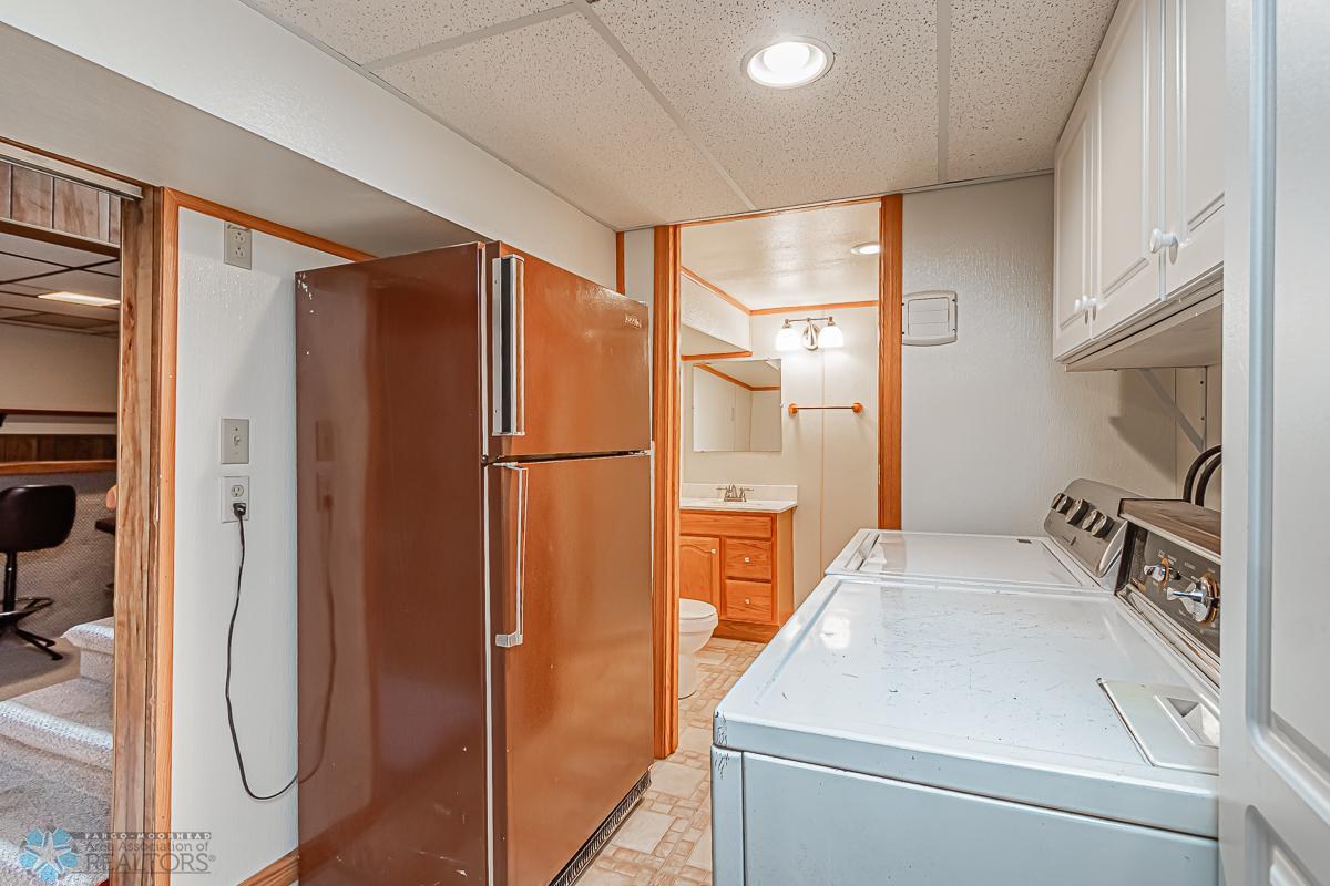 Basement Frig is included!
