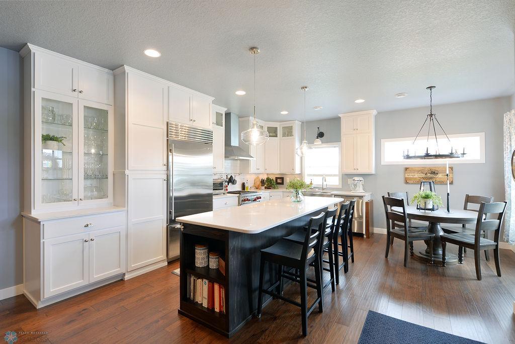 Large Island with Quartz Counter
