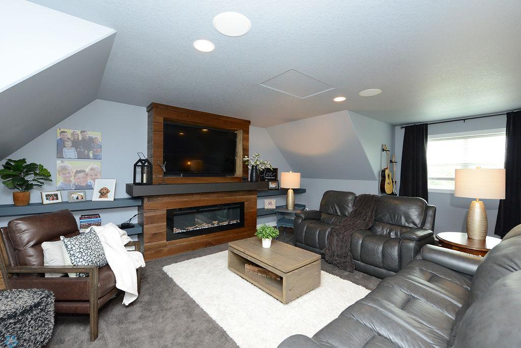 Large Upper Level Family Room