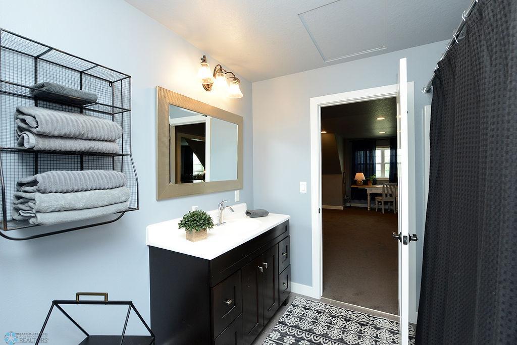 Upper Full Bath