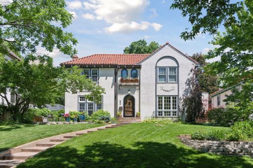 330 Elmwood Place W, Minneapolis, MN 55419